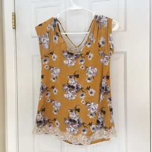 Yellow Floral Top 💛 🌸
